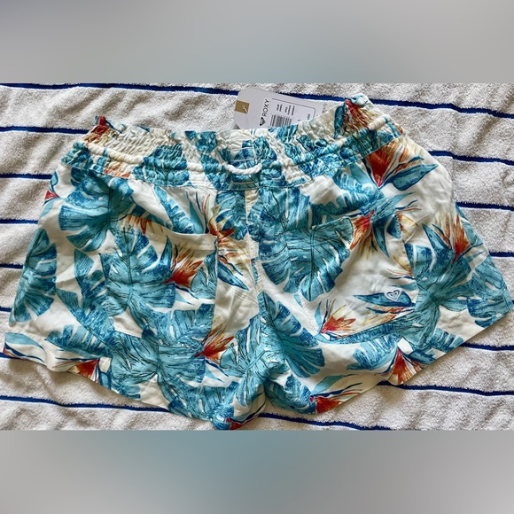ROXY - Oceanside printed shorts NWT - Price is Firm - Picture 3 of 6